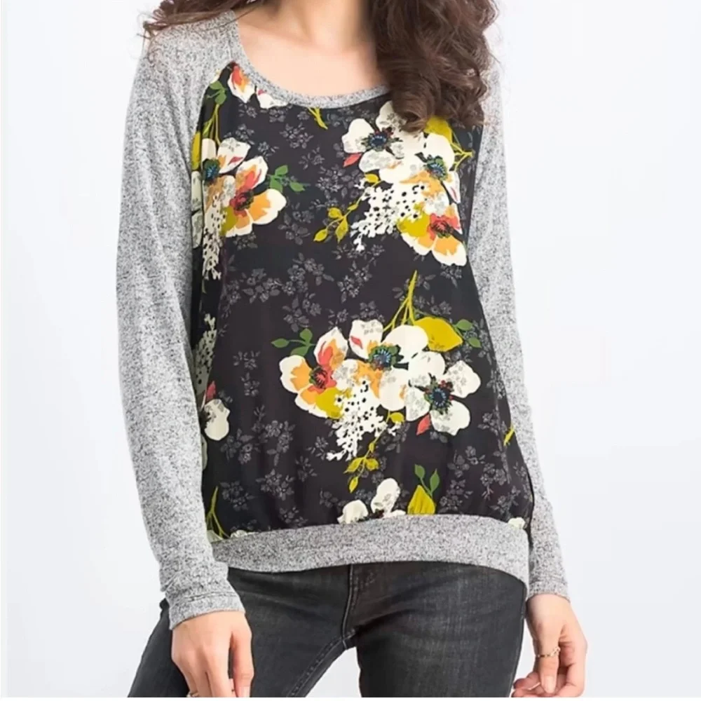 KUT FROM THE CLOTH Black Floral with Gray Trim Black Back Tee Top Size: XL